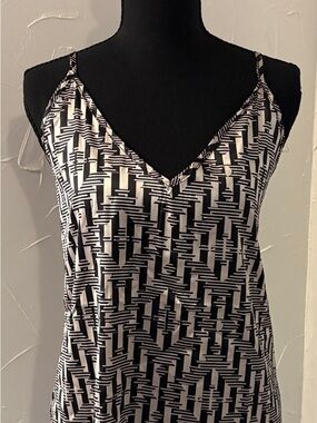 Geometric V-Neck Cami Top - Black & White